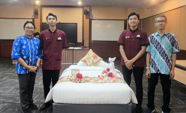 Mahasiswa Sekolah Tinggi Pariwisata Bogor Raih Podium pada Making Bed Competition di Hospartation 2026