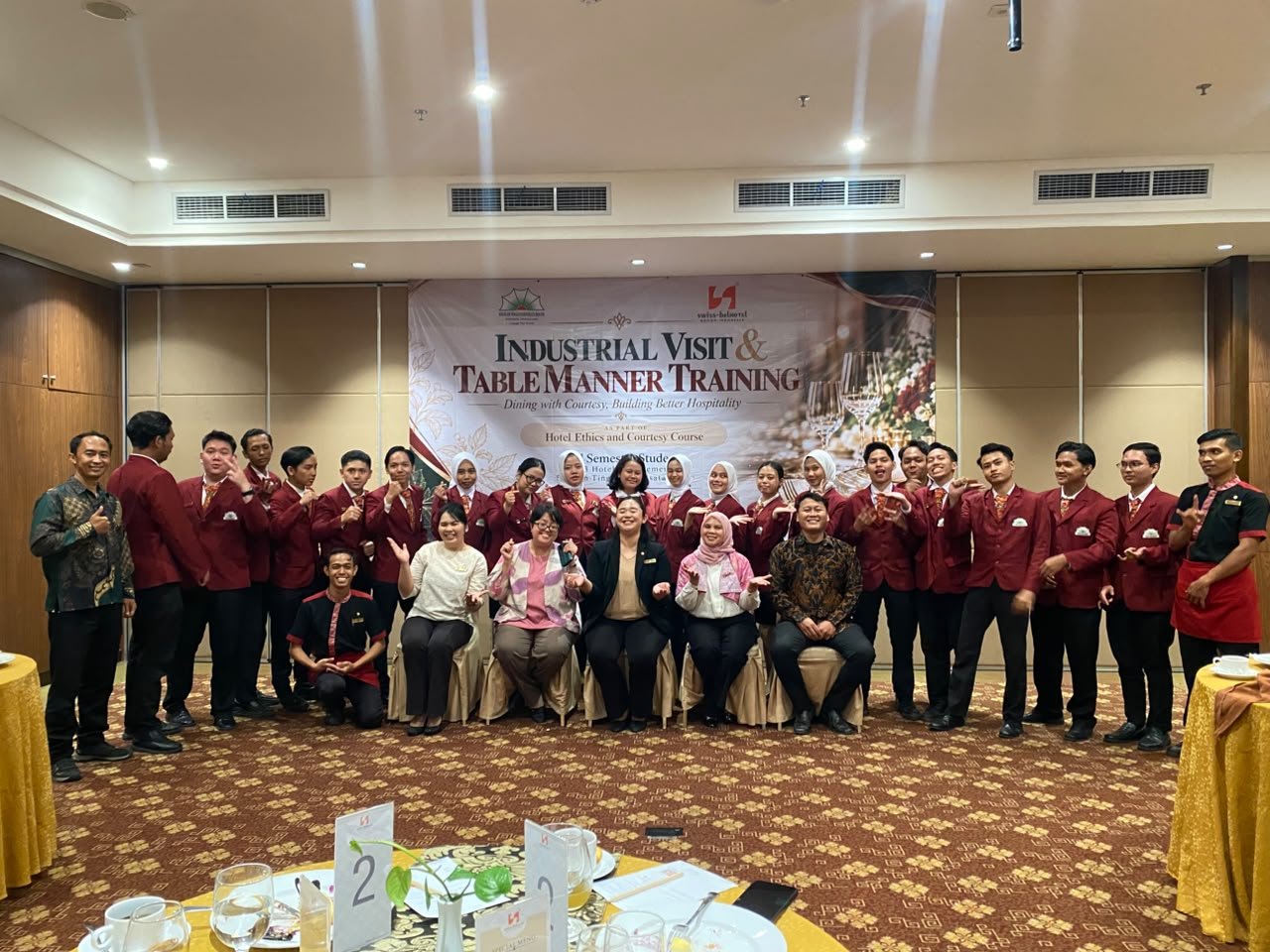 Mahasiswa STP Bogor Industrial Visit dan Table Manner di Swiss-Belhotel Bogor