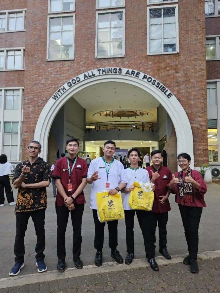 Femaz Julfan Abiratama, M. Rafi Agung Maulana, M. Ade Adriansyah, dan Brian John Silalahi